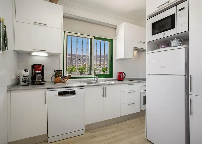 Piscina Climatizada La Hidalga