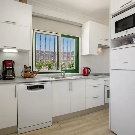 Piscina Climatizada La Hidalga